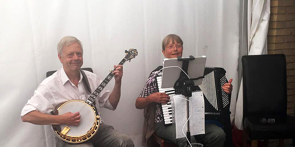 bryllup baggrundsmusik viser underholdning harmonika banjo sømandsmusik viser pop folkemusik